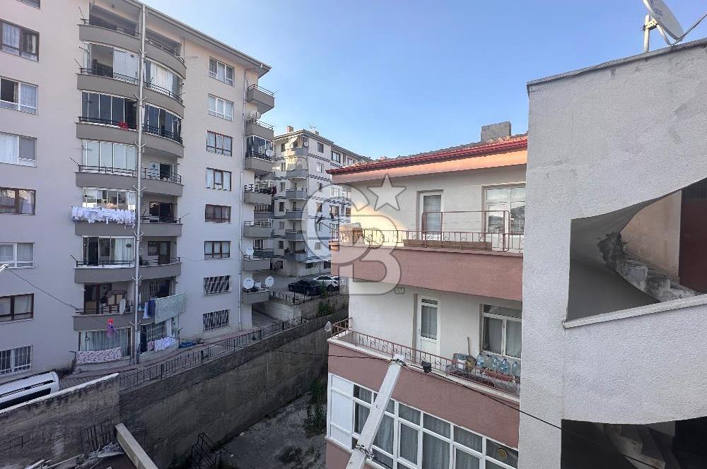M.Ali Altın Cd. Üzerinde Yapılı Katta Satılık 3+1 Daire