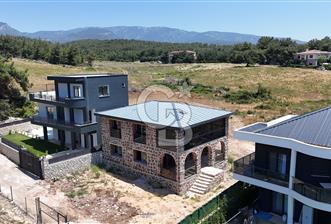 SATILIK GERÇEK TAŞ VİLLA BUCA KAYNAKLARDA DOĞAYLA İÇ İÇE YAŞAM