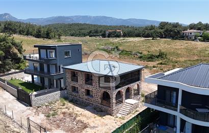SATILIK GERÇEK TAŞ VİLLA BUCA KAYNAKLARDA DOĞAYLA İÇ İÇE YAŞAM