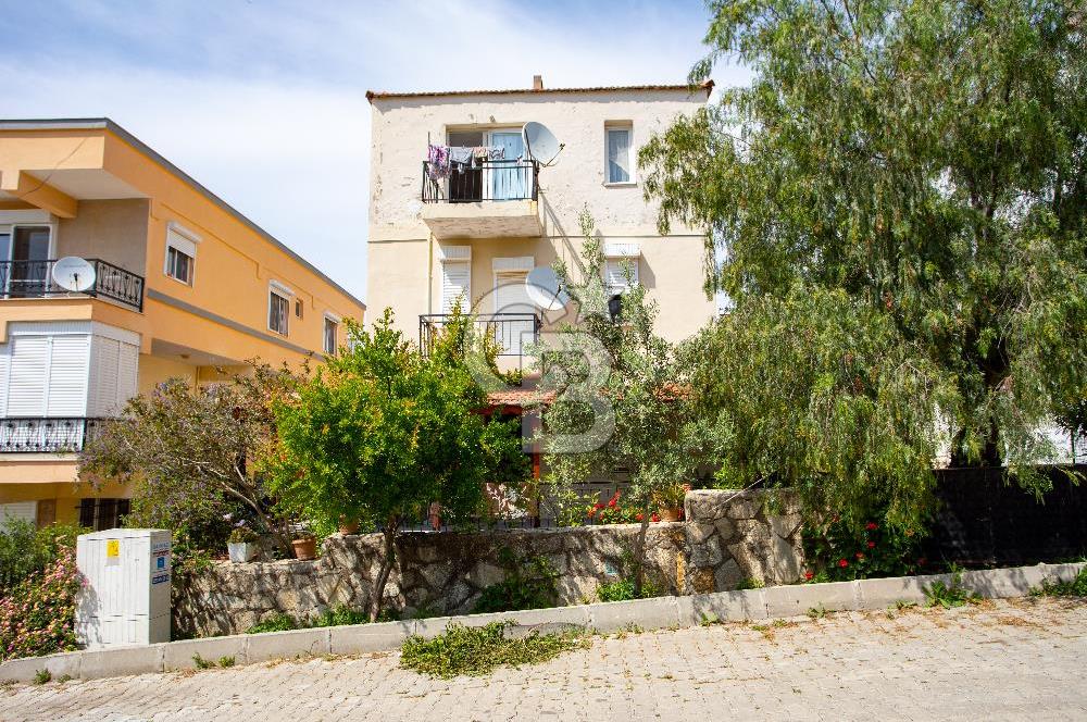 Yenifoça Merkezi Konumda Kiralık Tadilatlı 2+1 Daire