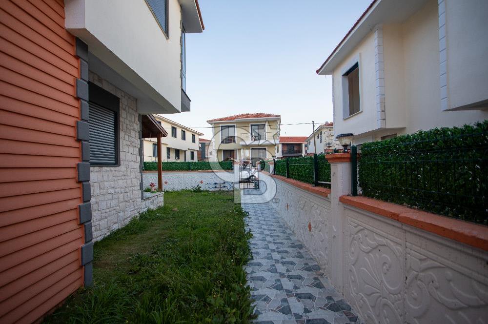 Foça Kazım Dirik Mah. Bahçeli 2+1 Eşyalı Kiralık Dubleks Daire