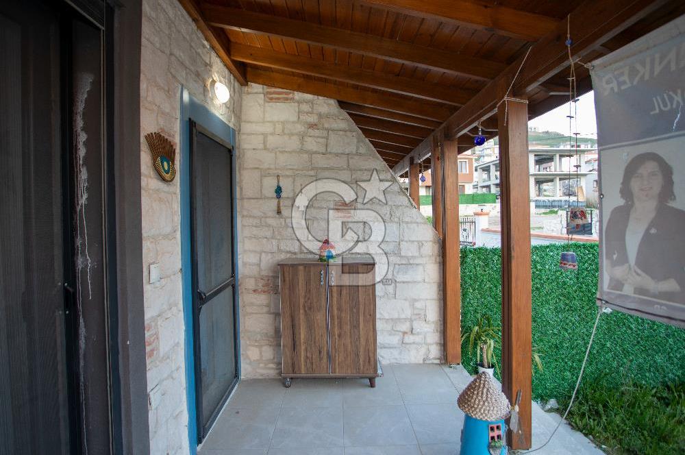 Foça Kazım Dirik Mah. Bahçeli 2+1 Eşyalı Kiralık Dubleks Daire