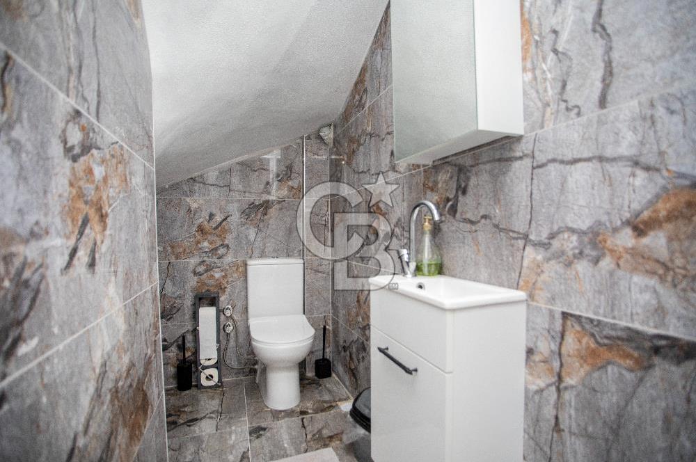 Foça Kazım Dirik Mah. Bahçeli 2+1 Eşyalı Kiralık Dubleks Daire