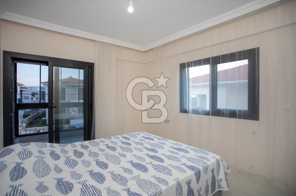 Foça Kazım Dirik Mah. Bahçeli 2+1 Eşyalı Kiralık Dubleks Daire