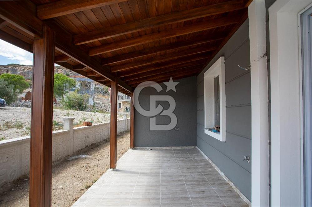 Foça Yenibağarasında Satılık 3+1 Bahçeli Dubleks Daire