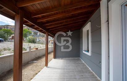 Foça Yenibağarasında Satılık 3+1 Bahçeli Dubleks Daire
