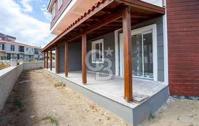 Foça Yenibağarasında Satılık 3+1 Bahçeli Dubleks Daire
