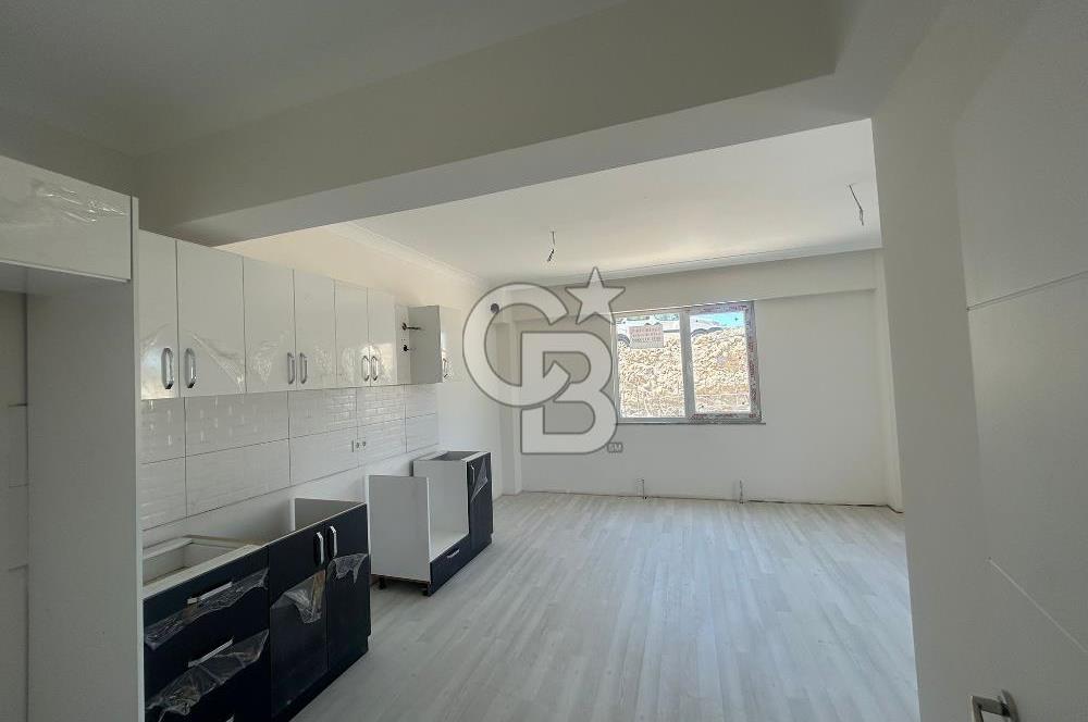 Balıkesir gömeç Karaağaç mah satılık 1+1