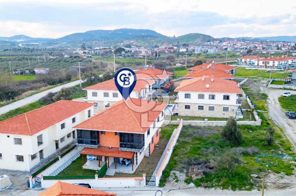 Foça Kazım Dirik Mah. Bahçeli 2+1 Eşyalı Kiralık Dubleks Daire