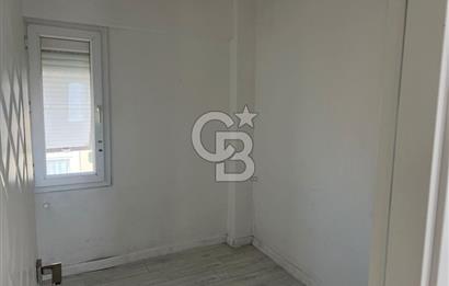 Yenifoça Merkezi Konumda Kiralık Tadilatlı 2+1 Daire