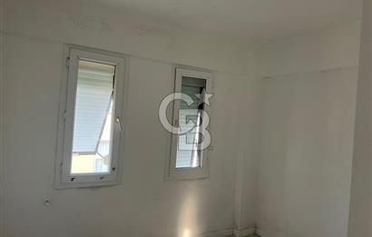 Yenifoça Merkezi Konumda Kiralık Tadilatlı 2+1 Daire