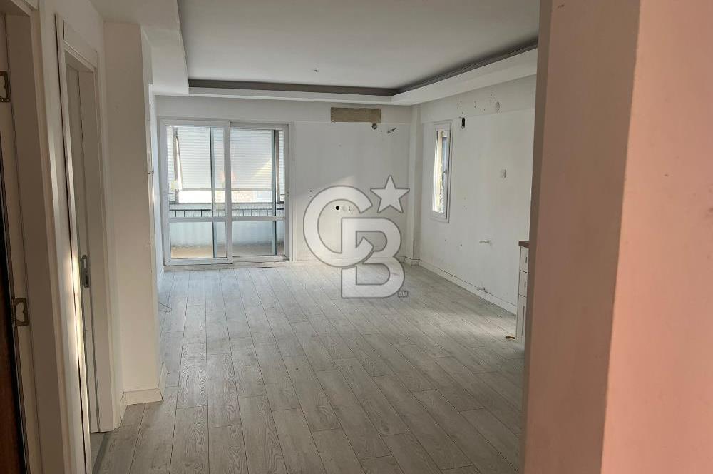 Yenifoça Merkezi Konumda Kiralık Tadilatlı 2+1 Daire