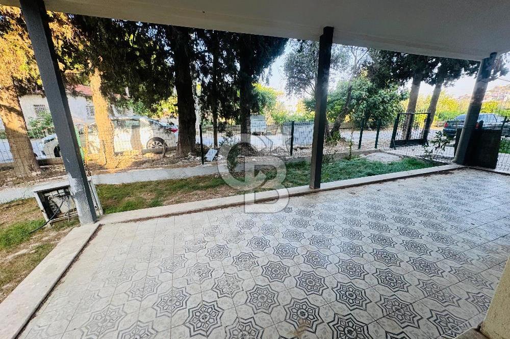 Foça Hacıveli Mahallesinde Müstakil Bahçeli Kiralık 2+1 Daire