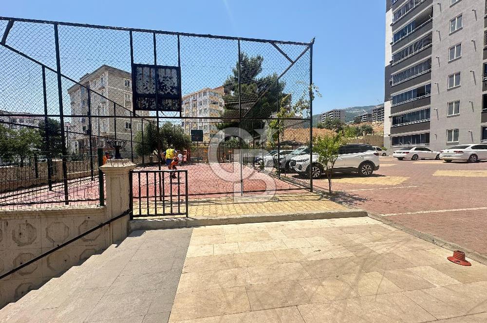 Coldwell Banker'dan Tavşantepe Mh. Elit Parkta Satılık 4+1 Daire