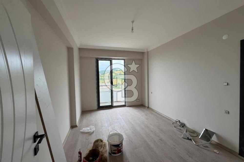 KÖY KAHVESİNİN YANINDA 2+1 SIFIR DAİRELER