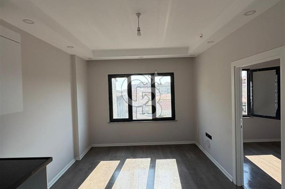 ŞİŞLİ DE SATILIK 1+1 ASANSÖRLÜ - KAPALI OTOPARKLI LÜKS DAİRE