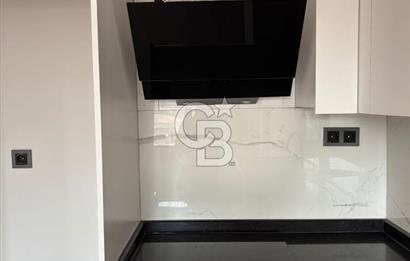 ŞİŞLİ DE SATILIK 1+1 ASANSÖRLÜ - KAPALI OTOPARKLI LÜKS DAİRE