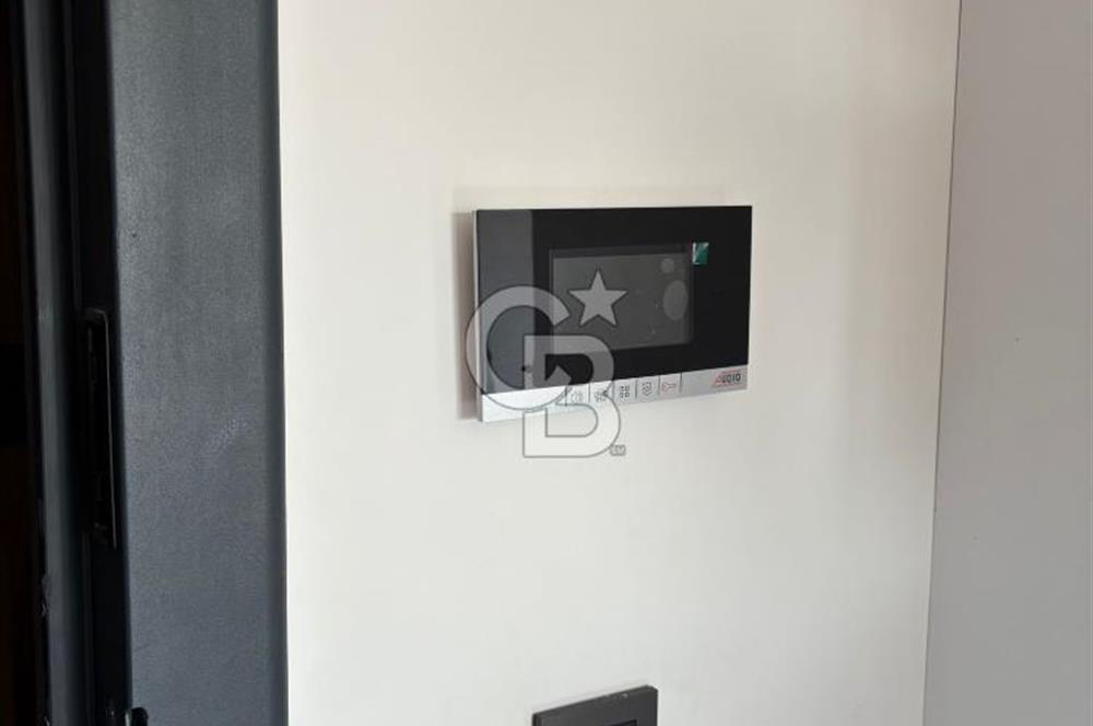 ŞİŞLİ DE SATILIK 1+1 ASANSÖRLÜ - KAPALI OTOPARKLI LÜKS DAİRE