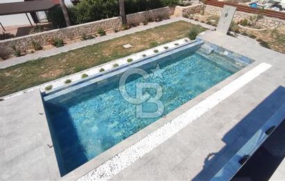 GİRNE ALAGADİ'DE EMSALSİZ 800M2 ARSA ÜZERİNDE 4,5+1 250M2 KAPALI ALANI BULUNAN  SATILIK DUBLEKS VİLLA