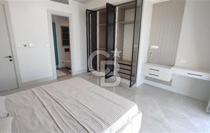 GİRNE ALAGADİ'DE EMSALSİZ 800M2 ARSA ÜZERİNDE 4,5+1 250M2 KAPALI ALANI BULUNAN  SATILIK DUBLEKS VİLLA