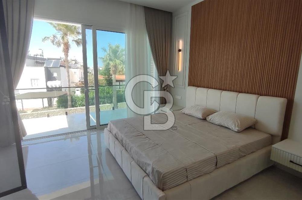 GİRNE ALAGADİ'DE EMSALSİZ 800M2 ARSA ÜZERİNDE 4,5+1 250M2 KAPALI ALANI BULUNAN  SATILIK DUBLEKS VİLLA