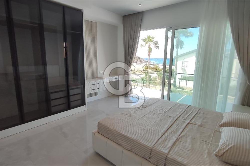 GİRNE ALAGADİ'DE EMSALSİZ 800M2 ARSA ÜZERİNDE 4,5+1 250M2 KAPALI ALANI BULUNAN  SATILIK DUBLEKS VİLLA