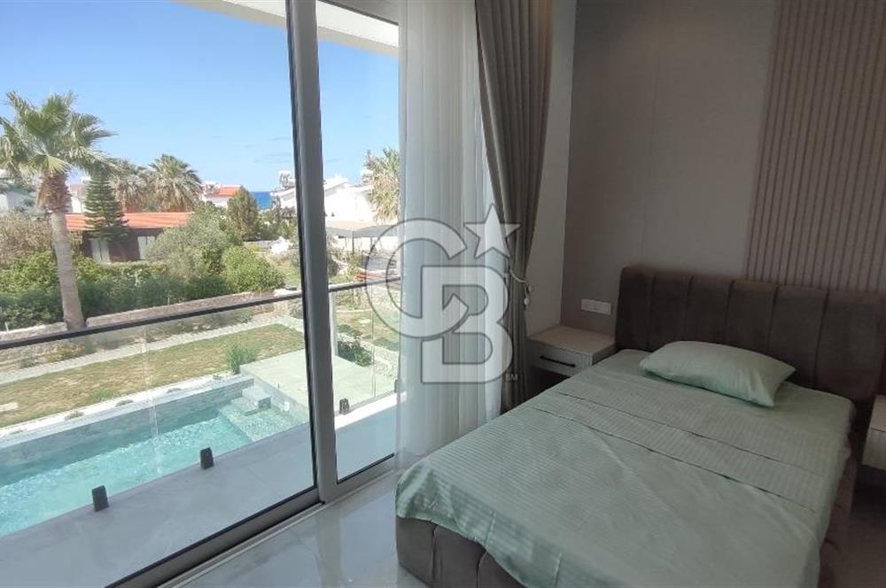 GİRNE ALAGADİ'DE EMSALSİZ 800M2 ARSA ÜZERİNDE 4,5+1 250M2 KAPALI ALANI BULUNAN  SATILIK DUBLEKS VİLLA