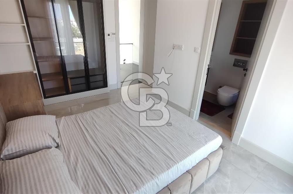 GİRNE ALAGADİ'DE EMSALSİZ 800M2 ARSA ÜZERİNDE 4,5+1 250M2 KAPALI ALANI BULUNAN  SATILIK DUBLEKS VİLLA