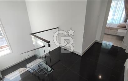 GİRNE ALAGADİ'DE EMSALSİZ 800M2 ARSA ÜZERİNDE 4,5+1 250M2 KAPALI ALANI BULUNAN  SATILIK DUBLEKS VİLLA