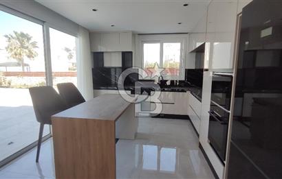 GİRNE ALAGADİ'DE EMSALSİZ 800M2 ARSA ÜZERİNDE 4,5+1 250M2 KAPALI ALANI BULUNAN  SATILIK DUBLEKS VİLLA