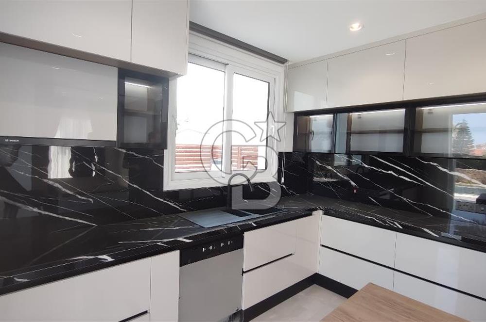 GİRNE ALAGADİ'DE EMSALSİZ 800M2 ARSA ÜZERİNDE 4,5+1 250M2 KAPALI ALANI BULUNAN  SATILIK DUBLEKS VİLLA