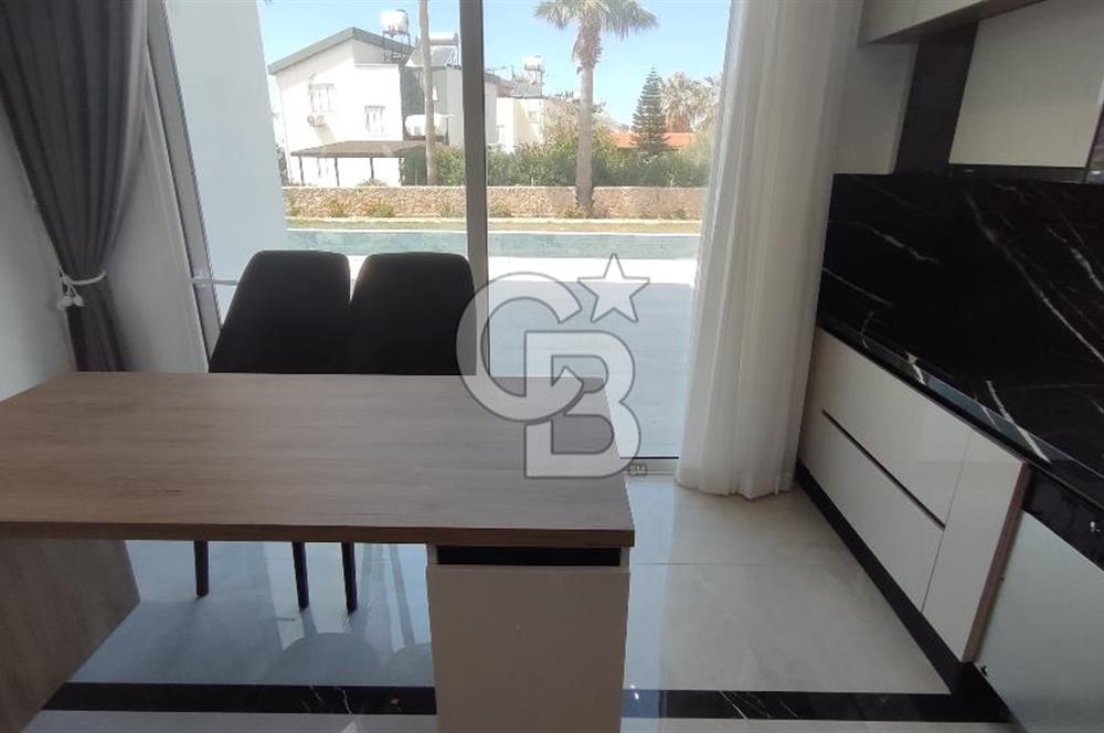 GİRNE ALAGADİ'DE EMSALSİZ 800M2 ARSA ÜZERİNDE 4,5+1 250M2 KAPALI ALANI BULUNAN  SATILIK DUBLEKS VİLLA
