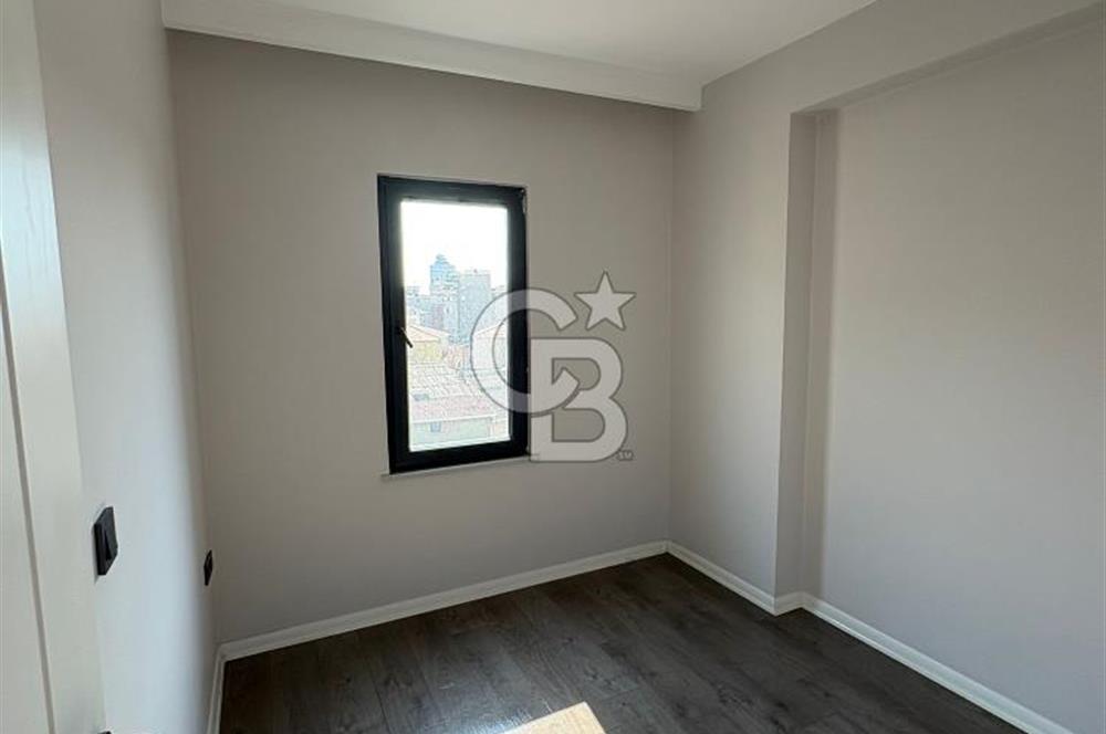 ŞİŞLİ DE SATILIK 1+1 ASANSÖRLÜ - KAPALI OTOPARKLI LÜKS DAİRE