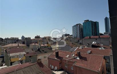 ŞİŞLİ DE SATILIK 1+1 ASANSÖRLÜ - KAPALI OTOPARKLI LÜKS DAİRE