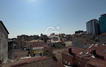 ŞİŞLİ DE SATILIK 1+1 ASANSÖRLÜ - KAPALI OTOPARKLI LÜKS DAİRE