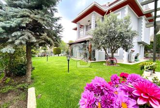 Büyükçekmece Ekşioğlu Yakamoz Sitesi Satılık 5+2 Müstakil Villa