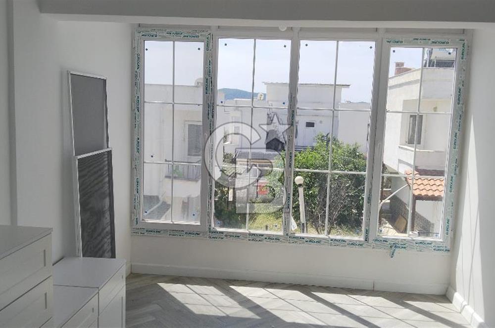 KIYIKIŞLACIK’TA ÖZEL PLAJLI İKİZ TRİPLEKS VİLLA