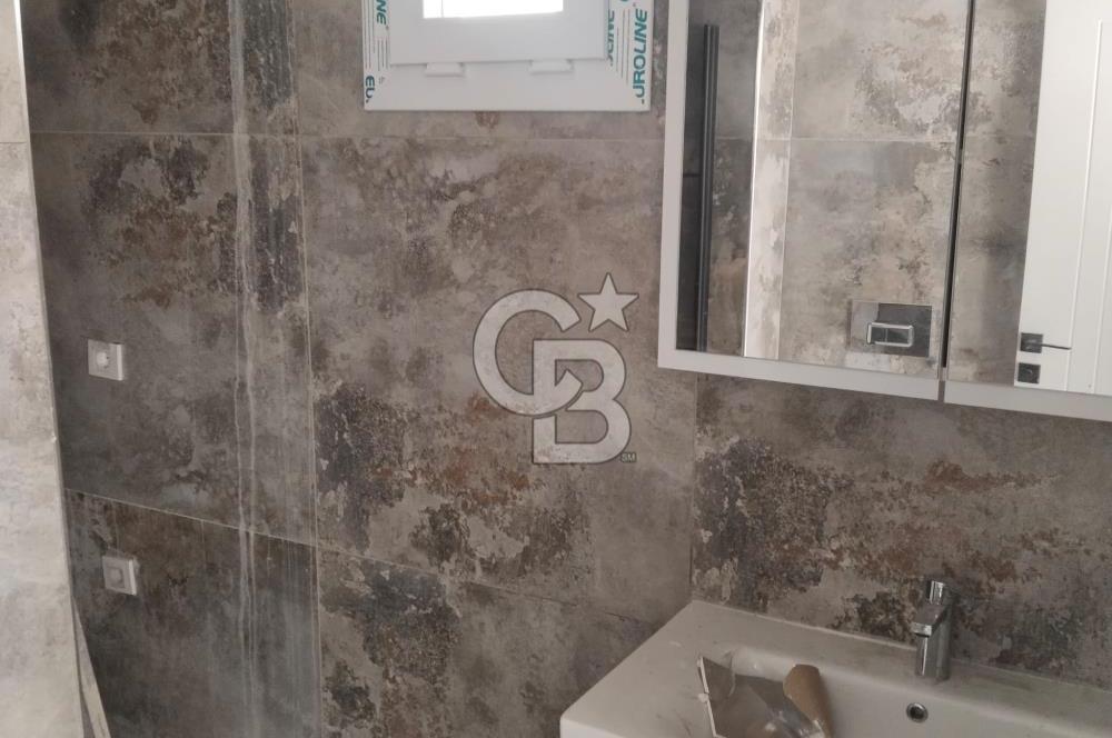 KIYIKIŞLACIK’TA ÖZEL PLAJLI İKİZ TRİPLEKS VİLLA