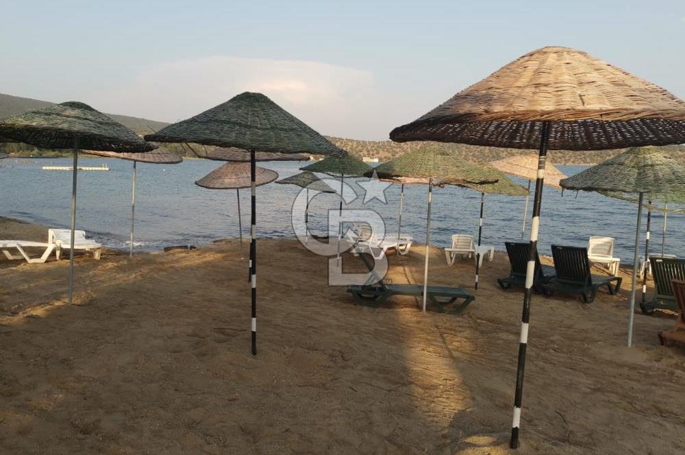 KIYIKIŞLACIK’TA ÖZEL PLAJLI İKİZ TRİPLEKS VİLLA