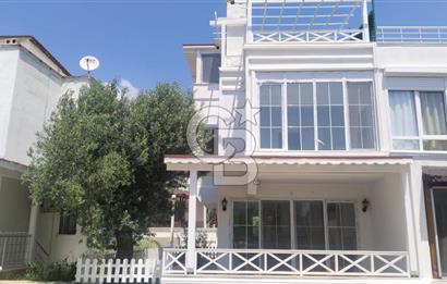 KIYIKIŞLACIK’TA ÖZEL PLAJLI İKİZ TRİPLEKS VİLLA