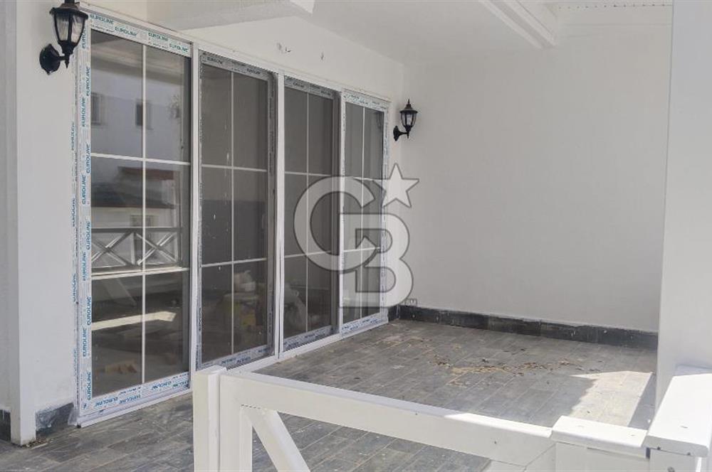 KIYIKIŞLACIK’TA ÖZEL PLAJLI İKİZ TRİPLEKS VİLLA