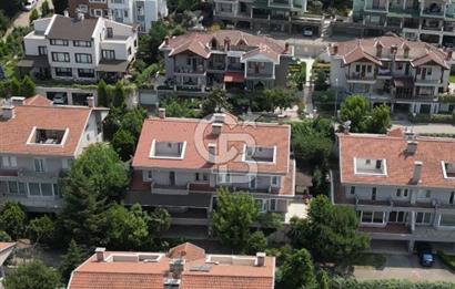 Çamlıca Gümüştepe Sitesinde 5+2 Müstakil Bahçeli Villa