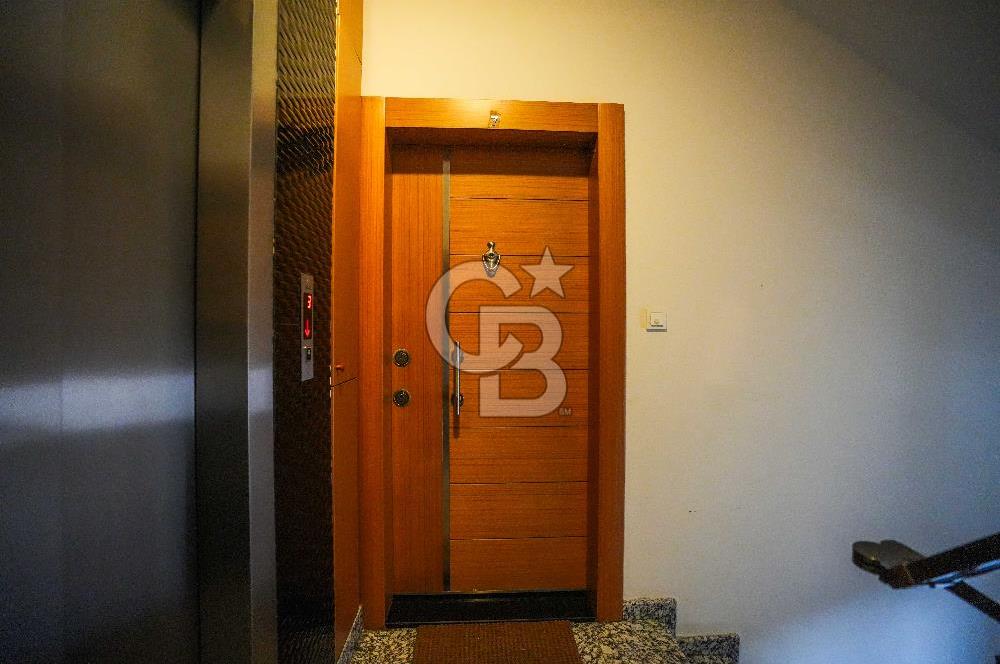 Suadiye'de Konum Avantajlı , Teraslı , İki Ayrı Girişli,  3+1 Çatı Dubleksi 