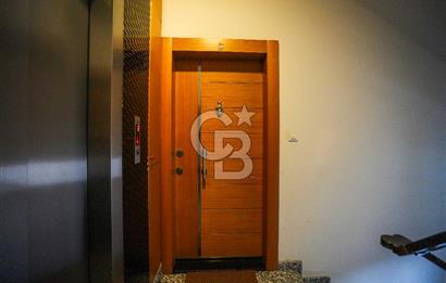 Suadiye'de Konum Avantajlı , Teraslı , İki Ayrı Girişli,  3+1 Çatı Dubleksi 