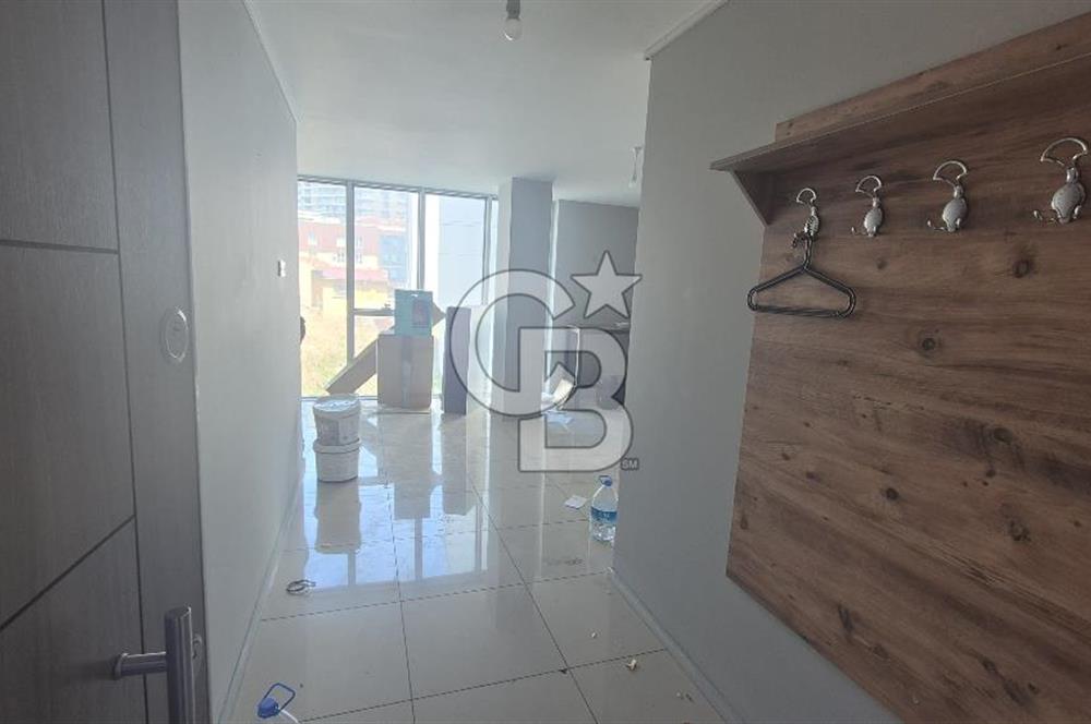 Bayraklı Adliye Yakını Doğa Plazada 82 m2 Geniş 2+1 Kiralık Ofis