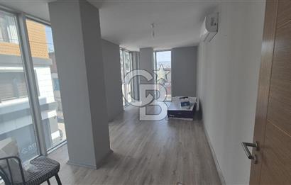 Bayraklı Adliye Yakını Doğa Plazada 82 m2 Geniş 2+1 Kiralık Ofis