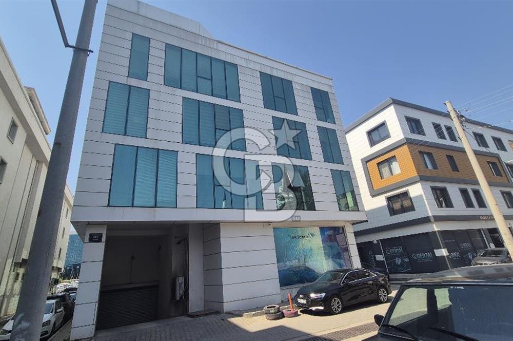Bayraklı Adliye Yakını Doğa Plazada 82 m2 Geniş 2+1 Kiralık Ofis