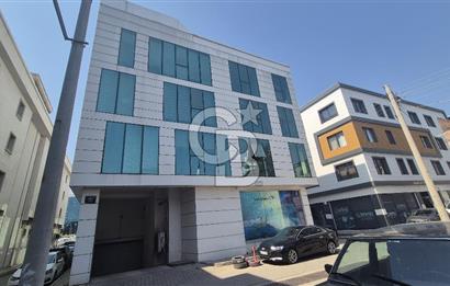 Bayraklı Adliye Yakını Doğa Plazada 82 m2 Geniş 2+1 Kiralık Ofis