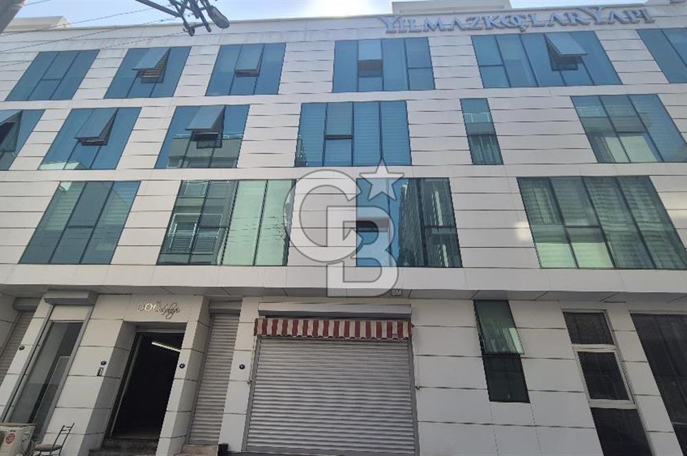 Bayraklı Adliye Yakını Doğa Plazada 82 m2 Geniş 2+1 Kiralık Ofis