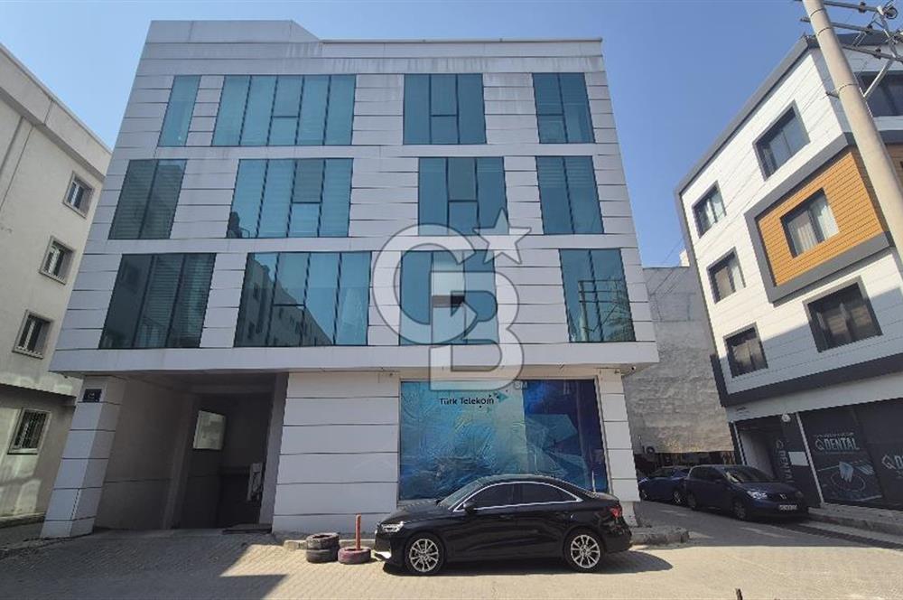Bayraklı Adliye Yakını Doğa Plazada 82 m2 Geniş 2+1 Kiralık Ofis